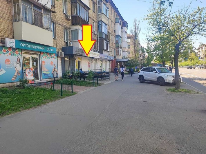 Оренда фасадного приміщення "Дарницька" площа - фото 1