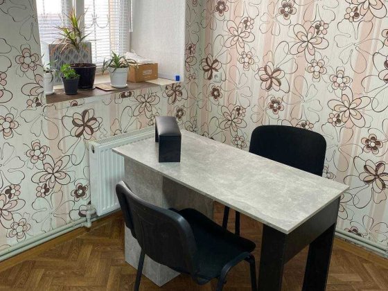 Сдам в оренду робоче місце.  (майстру манікюра та педикюра) Дніпро