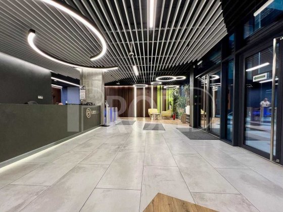 Офіс з новим ремонтом в бізнес центрі (3000 м2) Киев