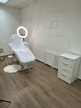Аренда кабинета косметолога ЦЕНТР/  на 15 дней в месяц - фото 1
