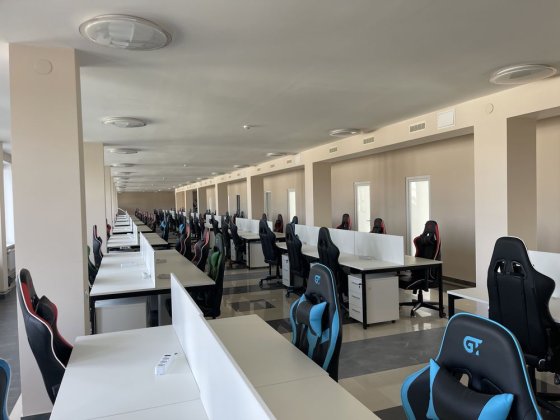 Оренда офісу 800м2 з свіжим ремонтом. Біля Арсену вул.Зелена. Паркінг Львов