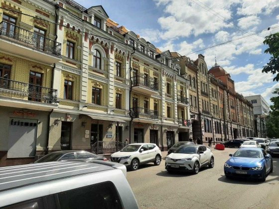 Оренда офіса в БЦ на Подолі, Верхній вал (560 м2) Киев