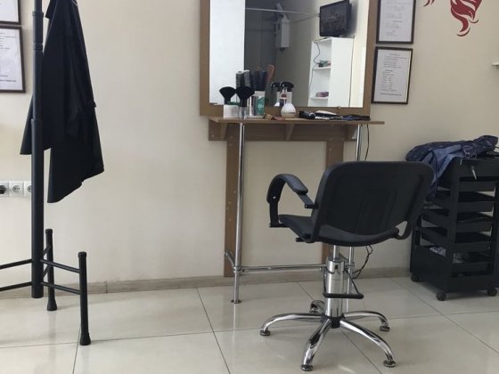 Сдам аренду парикмахеру//маникюр//другая услуга :/ Дніпро