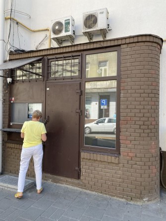 Оренда 2м2 в прохідному місці - фото 1