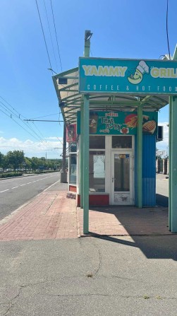 Пр.Центральний 19 кв.м. фасад гарне місце прямо на зупинці - фото 1