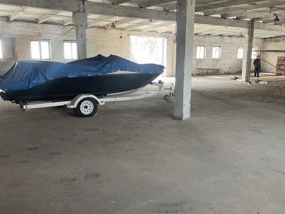 Під виробництво. Площа S = 360 m2.Три фази. Асфальт.Під ФУРУ. 220/380V Винница