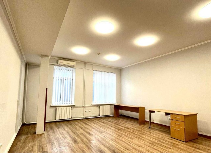 Приміщення під ФОТО СТУДІЮ. 44 м2. ПОДІЛ. Всього 290 грн/м. 1ий поверх - фото 1