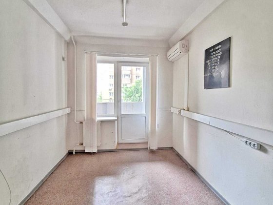 Офісні приміщення 2 кім. по 9 м² кожна біля метро Святошин Київ