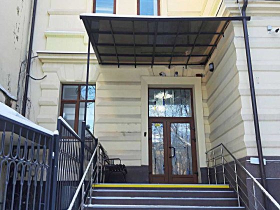 Оренда будівлі з прилеглою територією в центрі,  1100 м2 (БЕЗ КОМІСІЇ) Львов