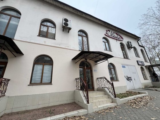 Центр города Адм.Макарова 50м.от Соборной. 100м 25000грн Миколаїв