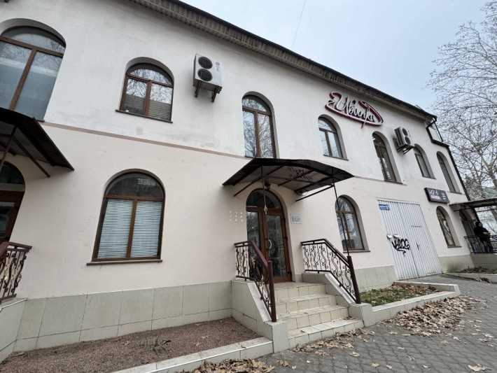 Центр города Адм.Макарова 50м.от Соборной. 100м 25000грн - фото 1