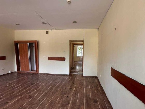Оренда офісу 1 поверх 13 кабінетів 300м2 пр.Чорновола (Ашан) Львів