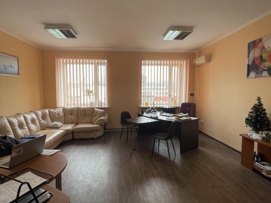 Оренда нежитлових приміщень, офісів у центрі міста