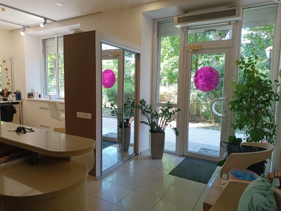 Сдам кабинет косметолога и место мастера маникюра ул.Старокозацкая 65 Дніпро