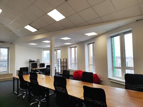 Оренда сучасного офісу з меблями м. Контрактова площа, світло є зажди Киев