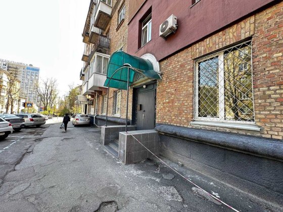 Оренда приміщення під офіс, магазин, банк, салон (240 кв.м.) Київ
