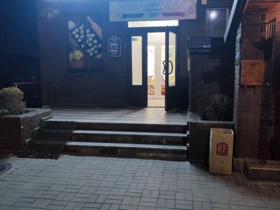 ‼️Аренда торговой точки 4 кв.м. на входе в магазин, ул. Чаривная