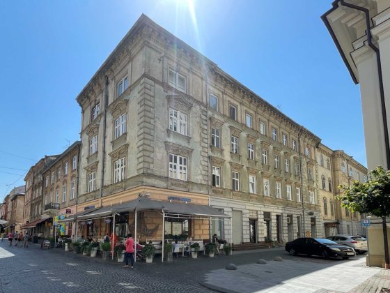 Оренда приміщення фасад вхід, центр, 192 м2 за 8$/м², вул.Краківська Львов
