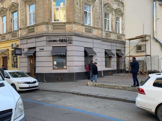 Оренда фасадного приміщення біля готелю ЛЬВІВ Львов