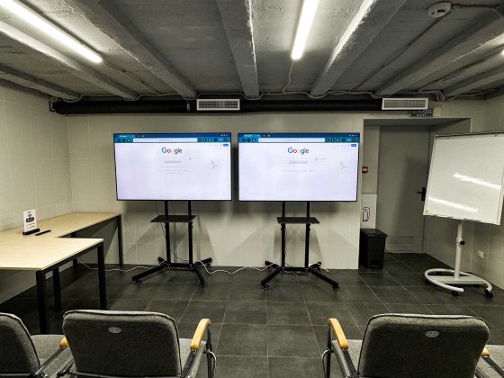 Зала в укритті для тренінгу, семінару