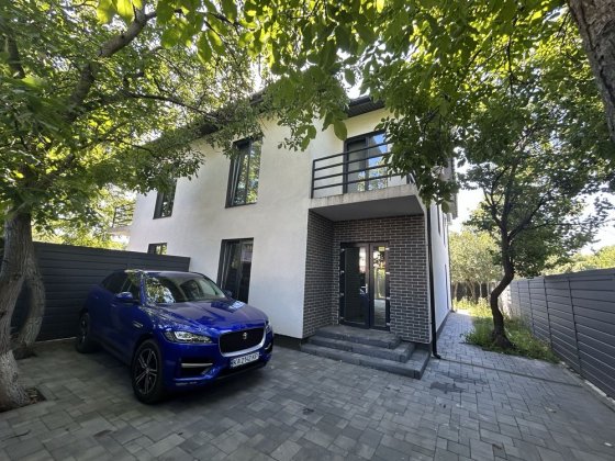 Дом под офис, возле метро Славутич, Осокорки Київ