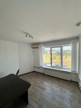 Сдам светлое, уютное помещение 12 м2. Коммуналка входит в аренду - фото 1