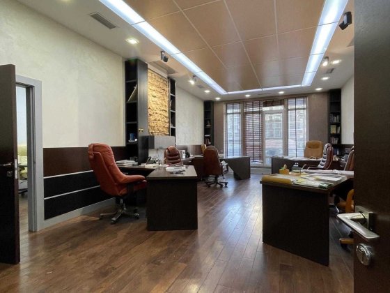 233 м Горького 131, Антоновича, олімпійська, палац Україна, либідьська Київ