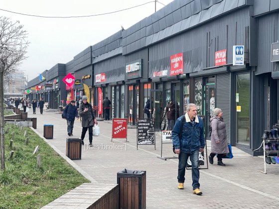 Оренда 75м2 Фасад вихід з метро Святошино Перемоги 100 Терміново Київ