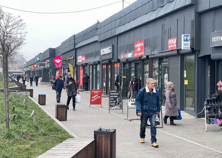 Оренда 75м2 Фасад вихід з метро Святошино Перемоги 100 Терміново - фото 1