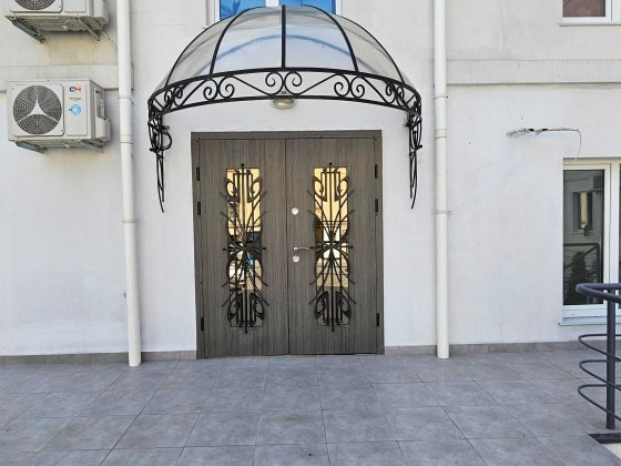 Шоу рум,татту салон ,офис 45м ул.Пушкинская