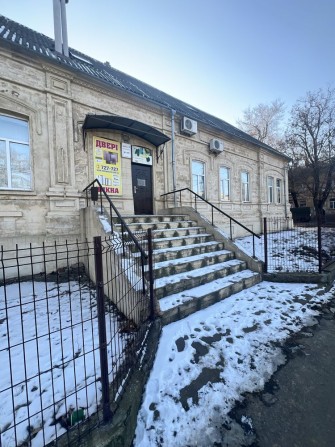 Здаю в оренду приміщення Фасадне в Центрі, 550 кв м - фото 1