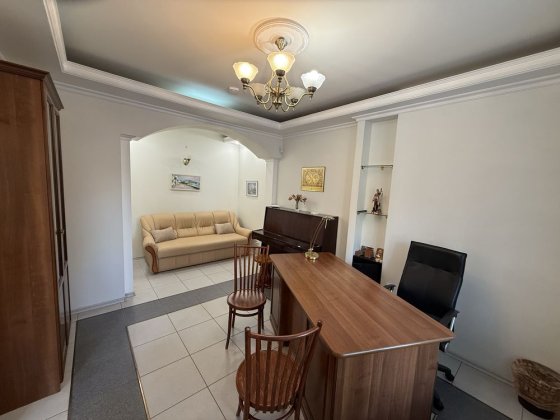 Аренда офиса! Парк  Шевченко( Леонтовичв) свой вход! Есть видео! Одесса