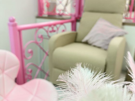 Оренда манікюр, візажний стіл, кушетка, педикюр Львів Львів