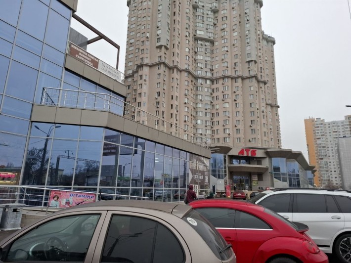 Аренда 40м2 1эт.фасад ТЦ Кристалл ул.Среднефонтансаая 19г - фото 1