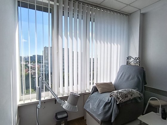 Робоче місце для майстра манікюру/педикюру Львів