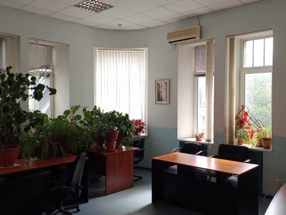 светлый кабинет 42м2 для тихой деятельности Дніпро