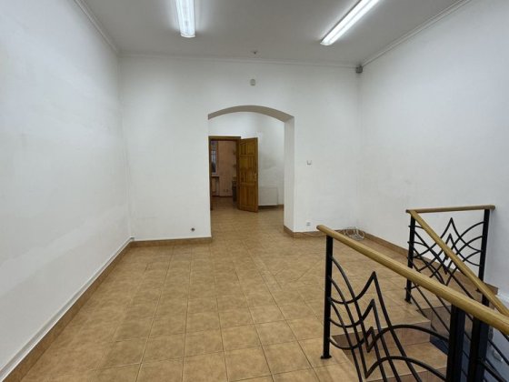 Оренда магазин салон офіс центр вул.І.Франка приміщення Львів