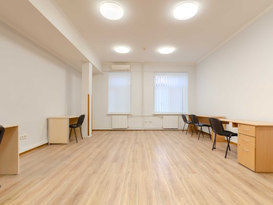 Кабінет для курсів. 44м. Поділ. 1ий поверх. 12760грн з ПДВ. Щекавицька Київ