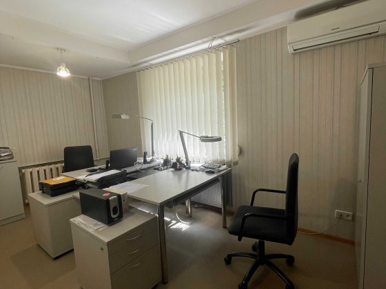 Оренда офісу, центр міста, вул. Перемоги, 84кв.м., з меблями