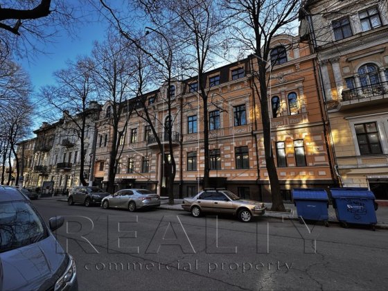 Оренда офісної будівлі в 1187 м² з кабінетами та open space в центрі Одеса