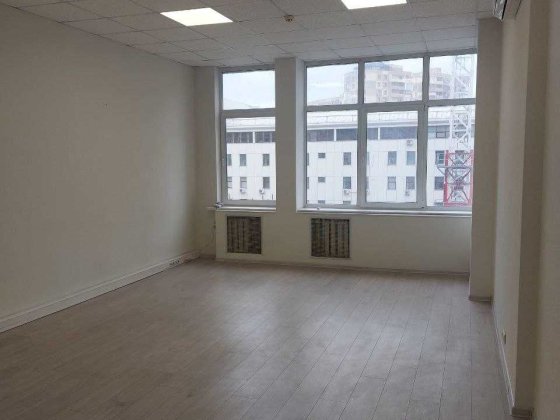 Оренда 32,7кв., біля метро Печерська. Є генератор. Від власника Київ