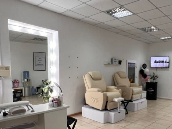 Аренда місця майстра манікюру бровіста