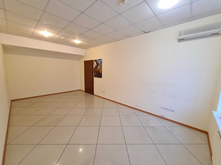 Сдам в аренду  блок из 3х кабинет-офис 75 кв.м( без комиссий) - фото 1