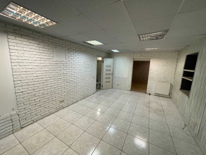 Центр Никольская помещение 32 кв.м. ремонт фасад цена 11000 грн/мес - фото 1