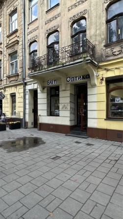 Оренда фасадного приміщення в центрі міста  по вул. Чорновола 19 - фото 1