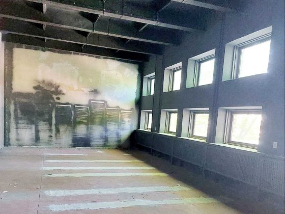 Сдам помещение 77м2 под  офис или небольшое производство на пр.Героев. Дніпро