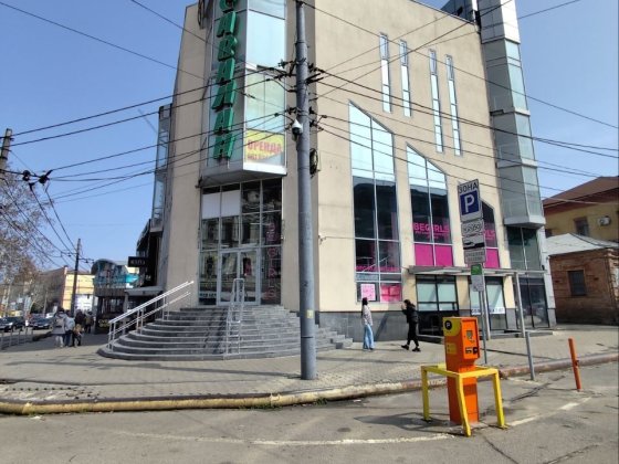 Сдам торгово/офисное помещение, центр, за ЦУМом, 200-530 м.кв.,Торг! Дніпро