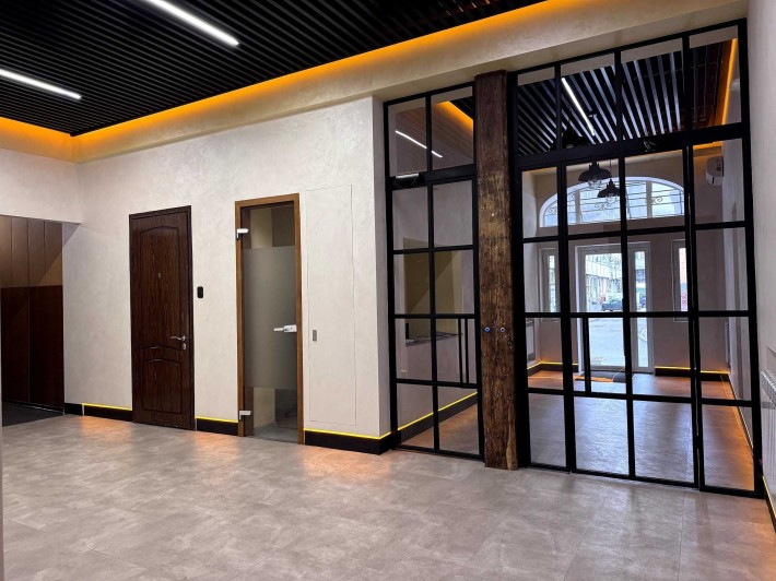 Аренда офиса 20 м² в БЦ «Доминион», центр Одессы, парковка. - фото 1