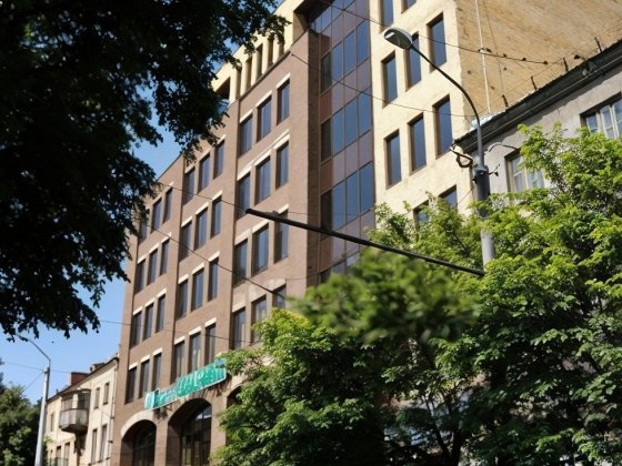 Сдаётся офис 605 м.кв., целый этаж, в центре, ул. Воскресенская Днепр