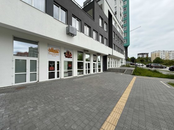 Оренда приміщення. вул. Під Голоском. 29кв.м. Фасад. 350$/міс. Львів